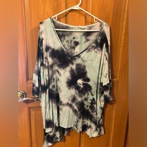 ee:some tie dye top